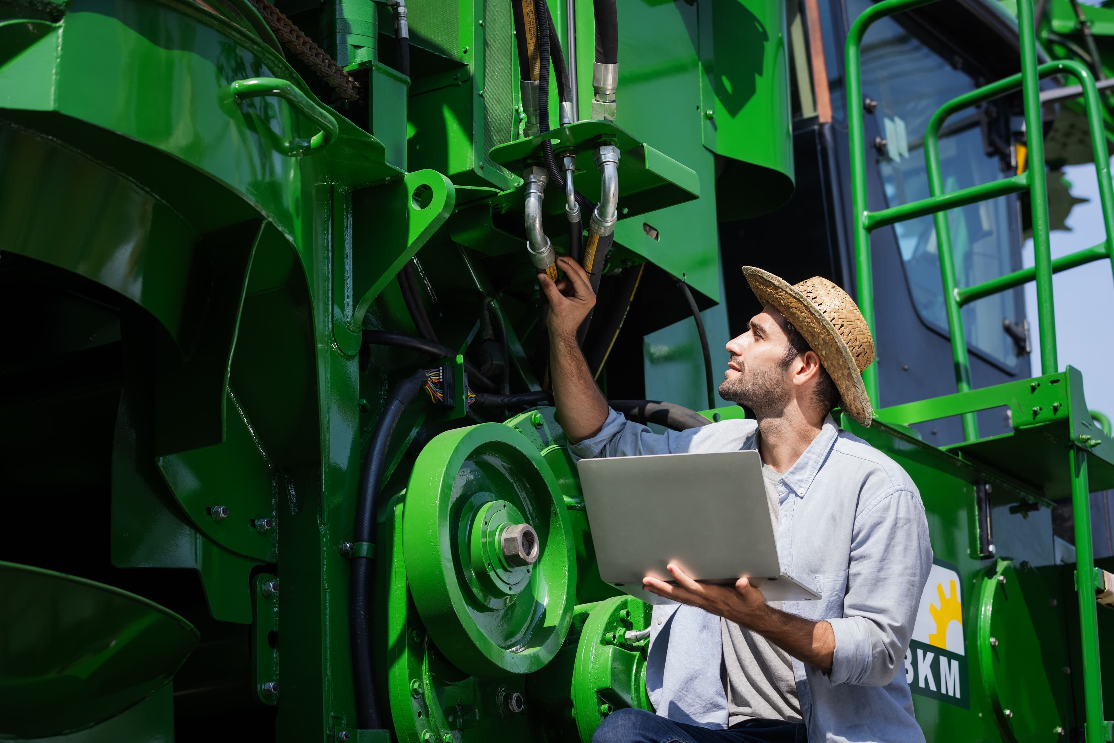 inspection-of-the-hydraulic-system-of-machinery-2024-12-07-23-05-47-utc.jpg
